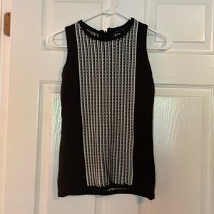 White House Black Market top XS.